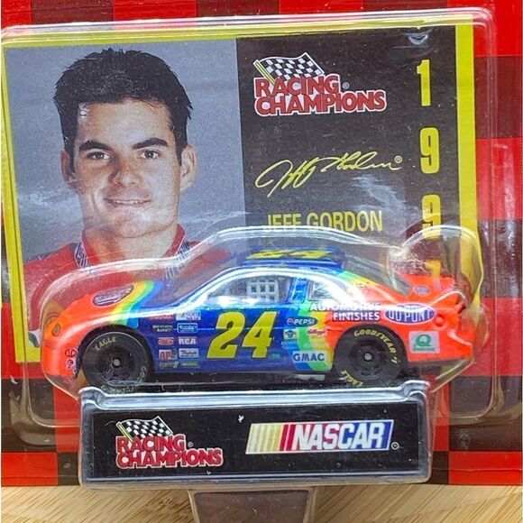NIOB 1:64 scale 1997 NASCAR car of Jeff Gordon and collectors card - Picture 4 of 7